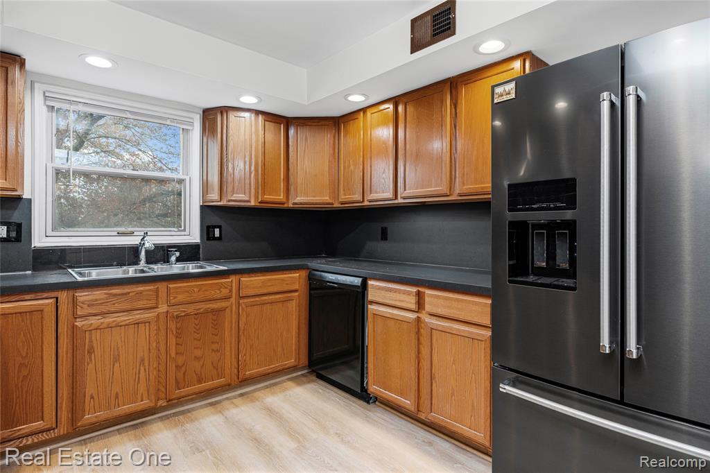 4320 Knightsbridge Lane, West Bloomfield, MI 48323 — Photo 24