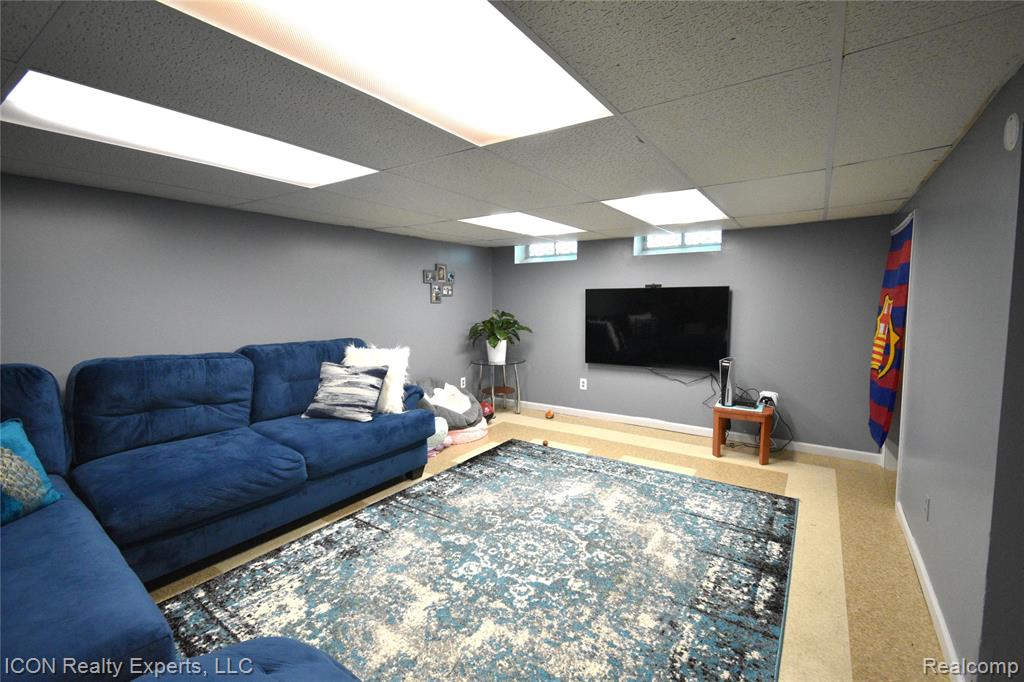 4438 Holmes Drive, Warren, MI 48092 — Photo 12
