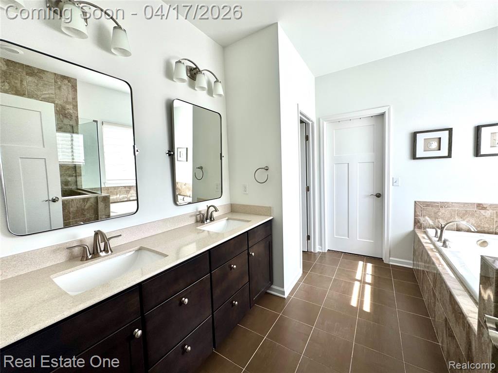 295 Eden Prairie Drive, Oakland, MI — Photo 21