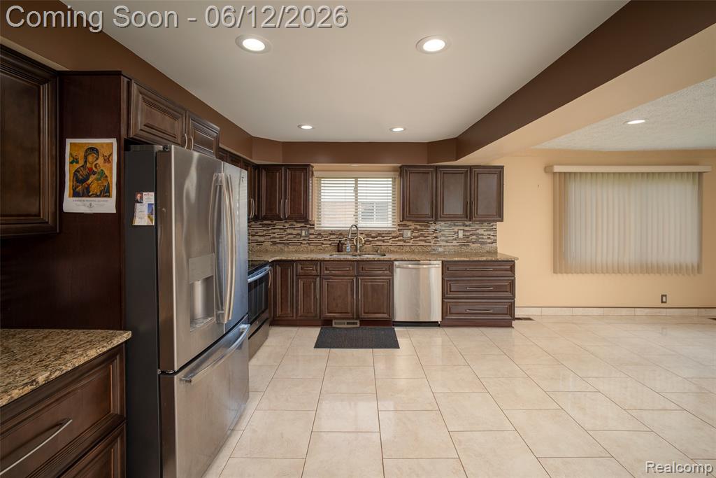 5061 Temple Drive, Sterling Heights, MI 48310 — Photo 6