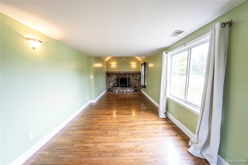 8853 Beech Daly Road, Taylor, MI 48180 — Photo 9