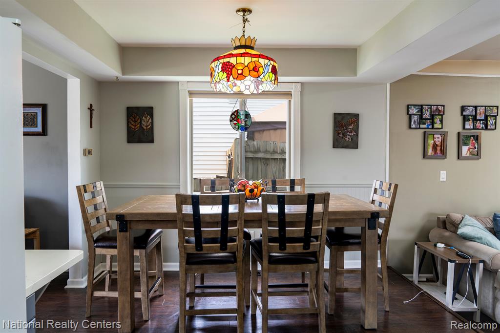 42438 SOMERSET Court, Canton, MI 48187 — Photo 11