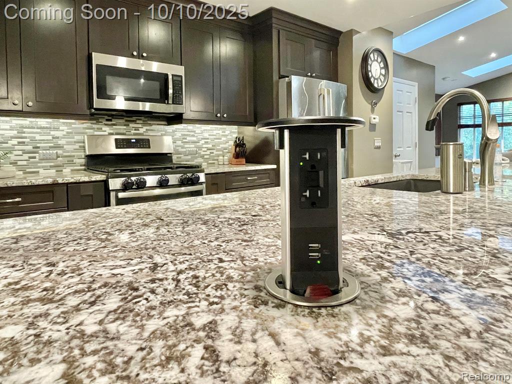 6460 Elmoor Drive, Troy, MI 48098 — Photo 12