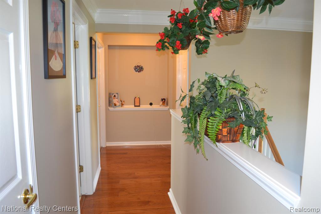 8290 HUMMINGBIRD Drive, Ypsilanti, MI 48197 — Photo 7