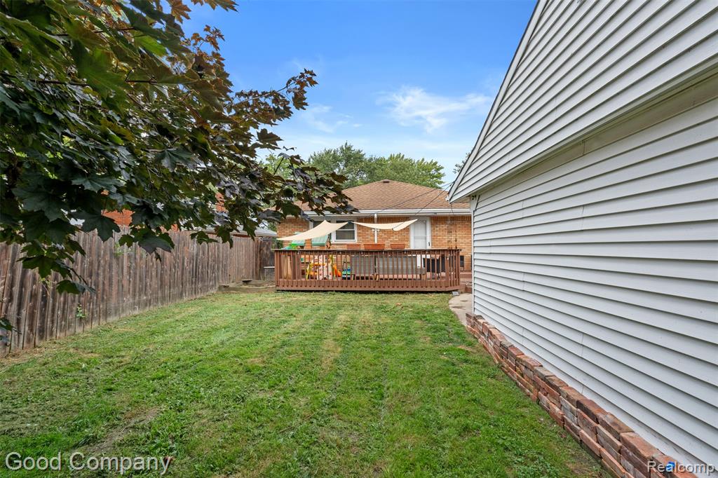 20428 Lennon Street, Harper Woods, MI 48225 — Photo 36