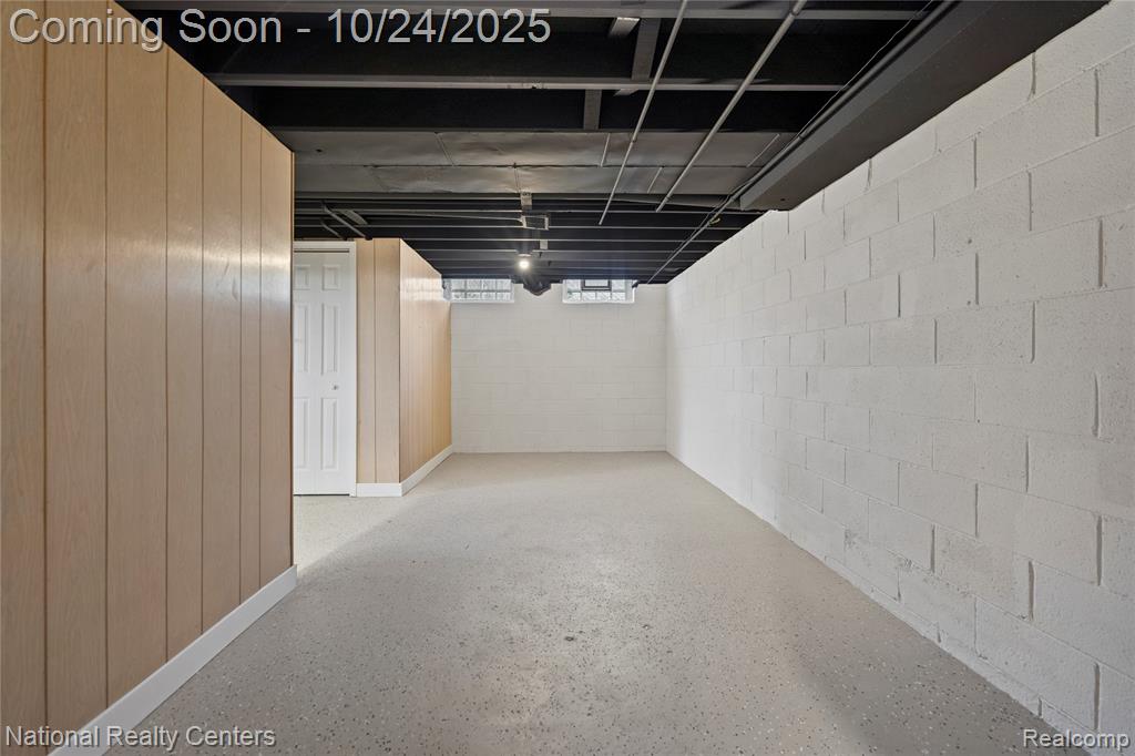 4427 Westover Drive, West Bloomfield, MI 48323 — Photo 36