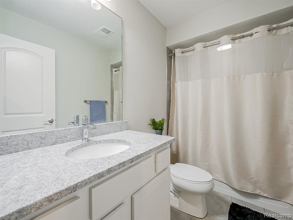 47707 Alden Terrace N, Northville, MI — Photo 30
