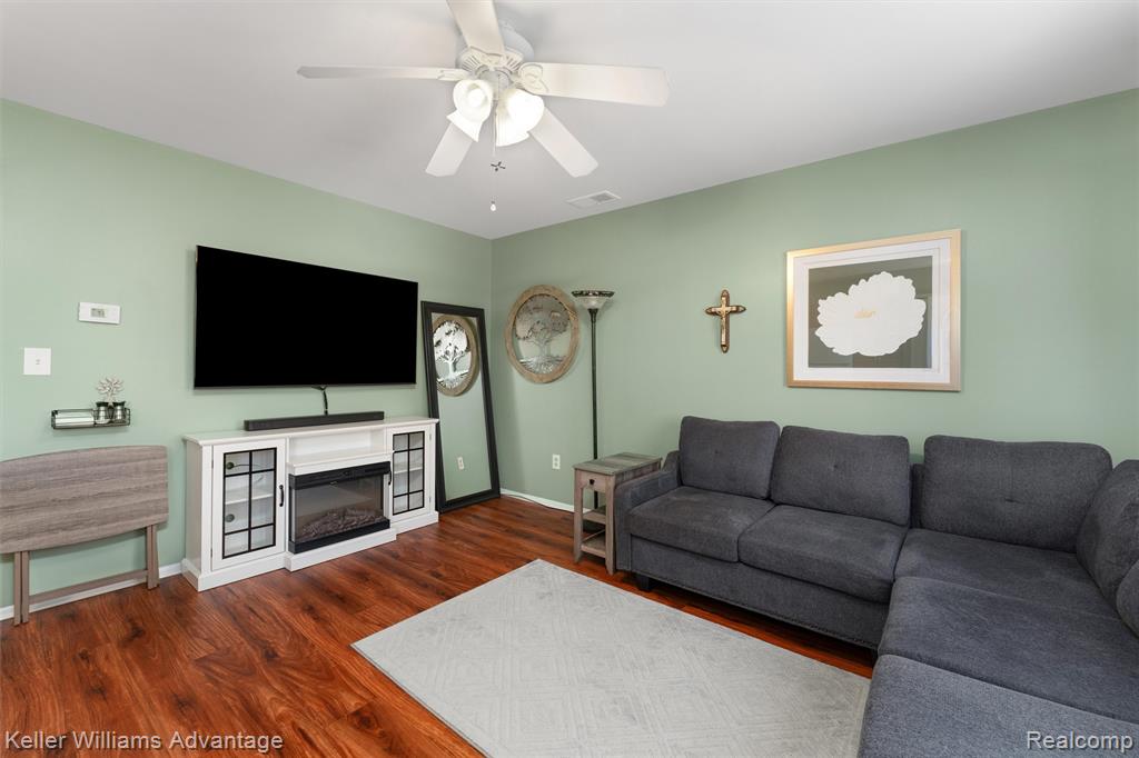29102 Manchester Street, Westland, MI — Photo 5