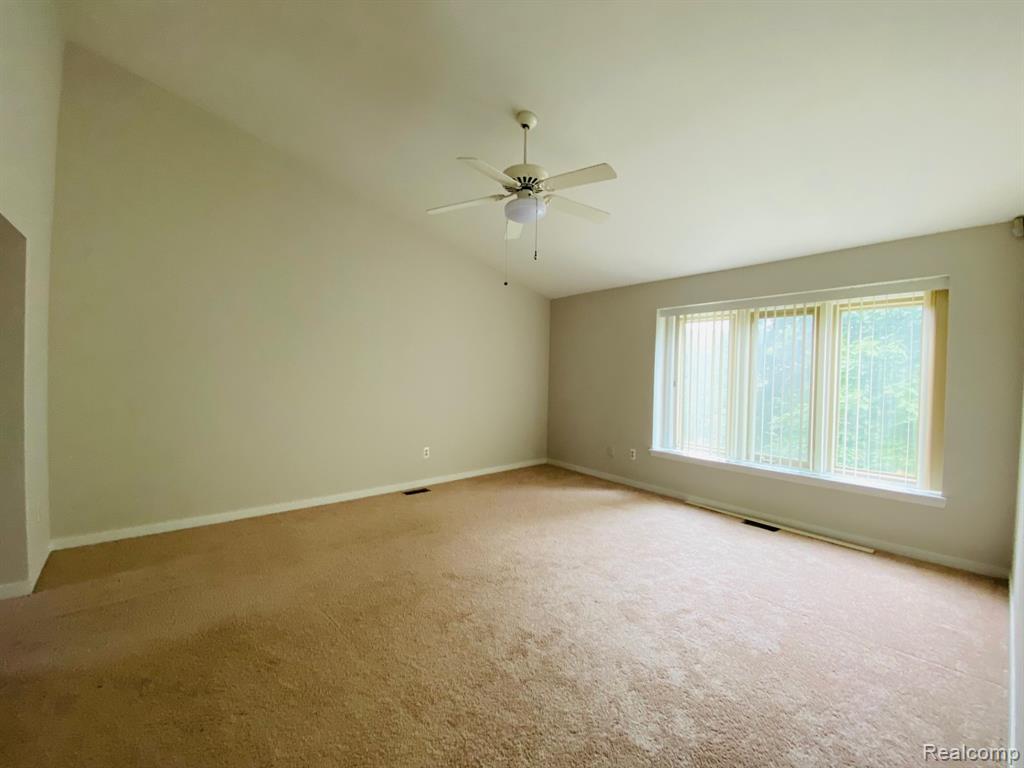 4038 Foxpointe Drive, West Bloomfield, MI 48323 — Photo 17
