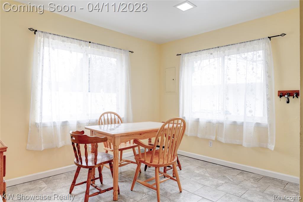 23033 Hawthorne Street, Farmington, MI 48336 — Photo 8