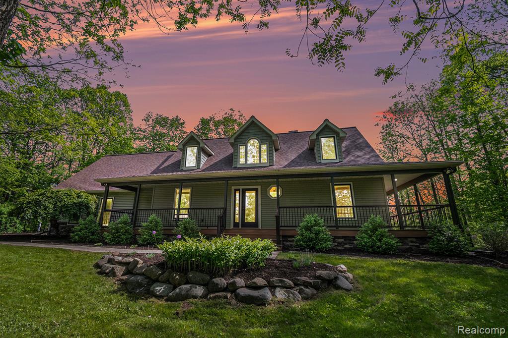 8315 Woodland Circle, Goodrich Vlg, MI — Photo 2