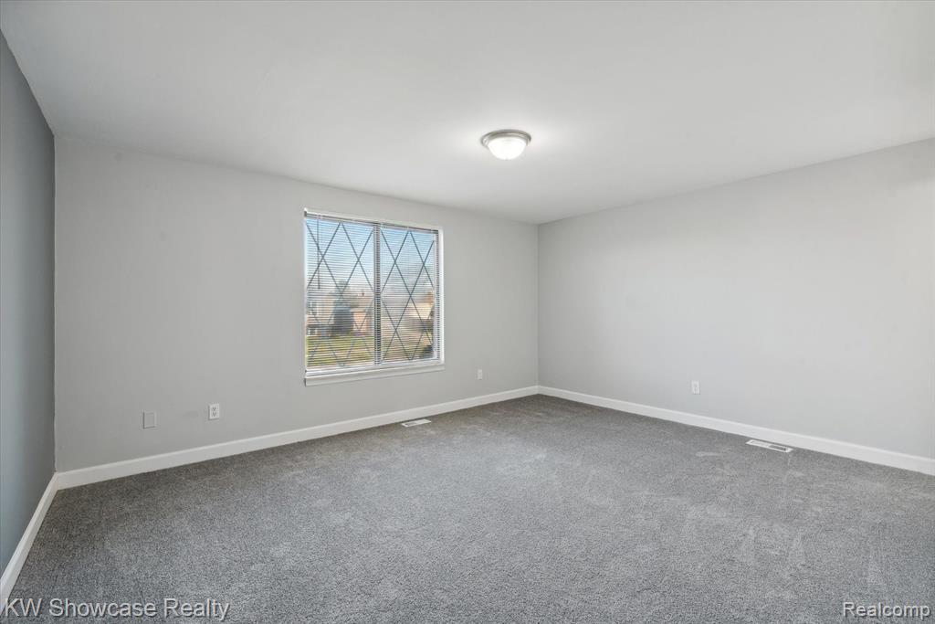 44048 Harsdale Drive, Canton, MI 48187 — Photo 32