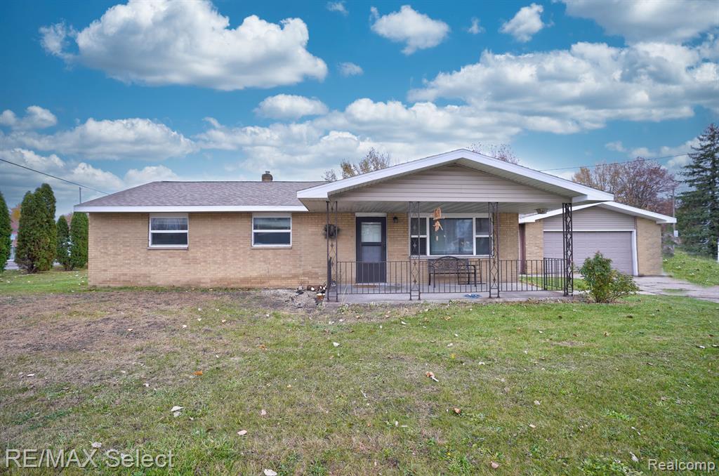 1788 TITTABAWASSEE Road, Saginaw, MI 48604 — front exterior