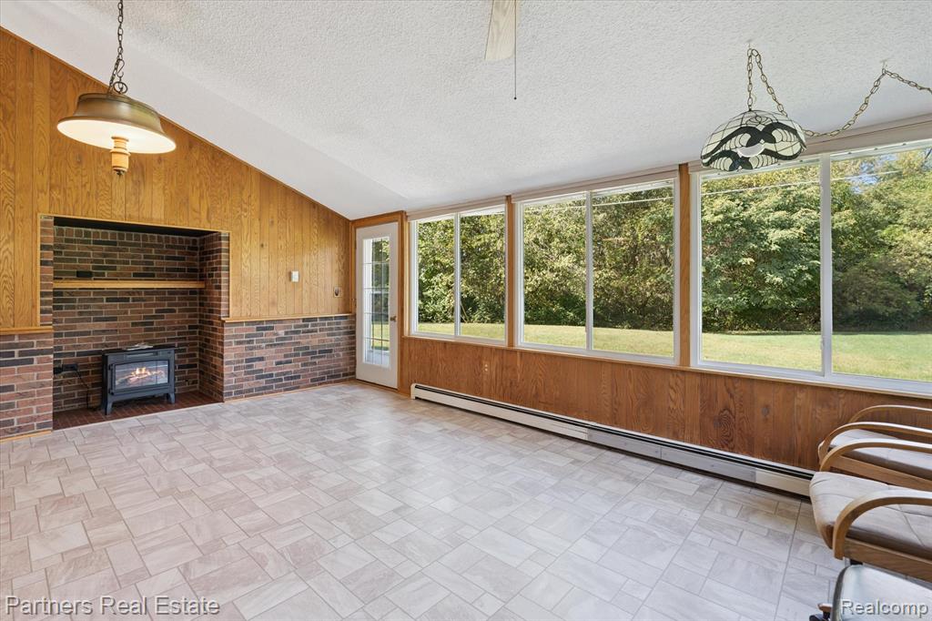 6505 Strawberry Lake Road, Hamburg, MI — Photo 21