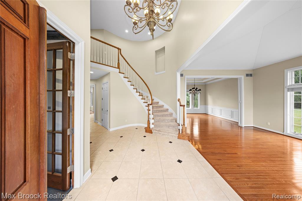5149 Parkgate Drive, Commerce Twp, MI 48382 — Photo 5