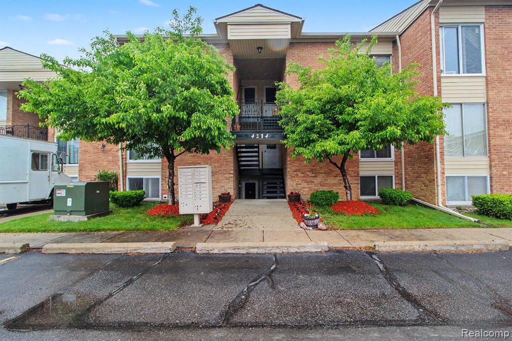 4214 Packard Street, 2, Ann Arbor, MI 48108 — front exterior
