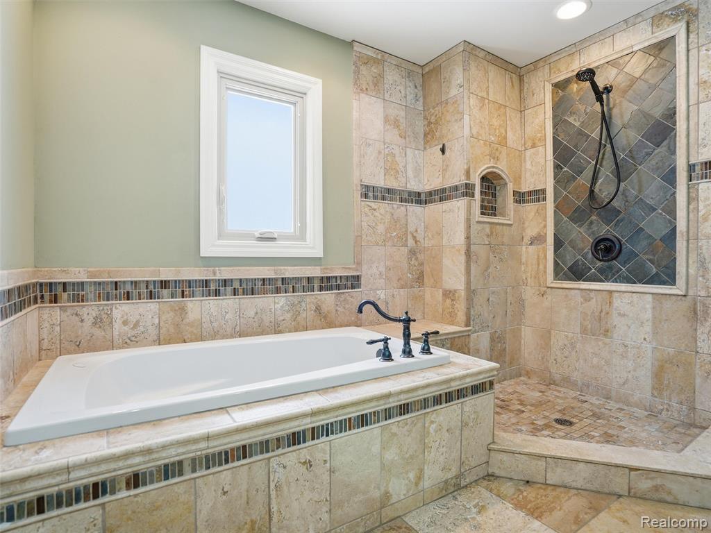 29750 Bristol Lane, Bingham Farms, MI 48025 — Photo 20
