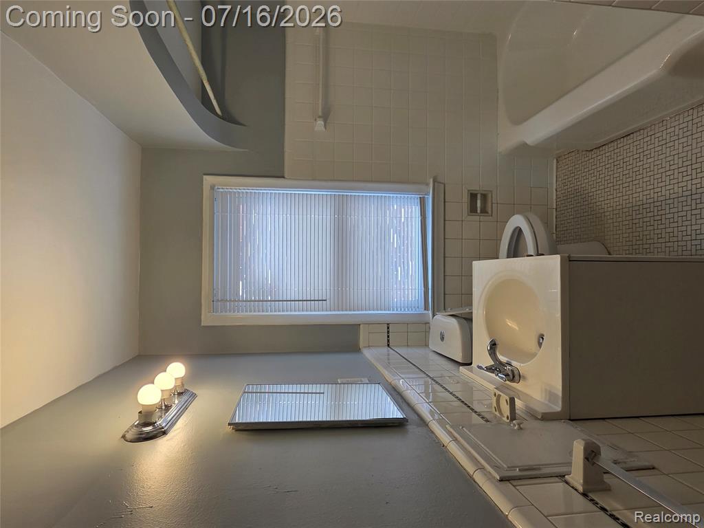 5927 Balfour Road, Detroit, MI 48224 — Photo 15