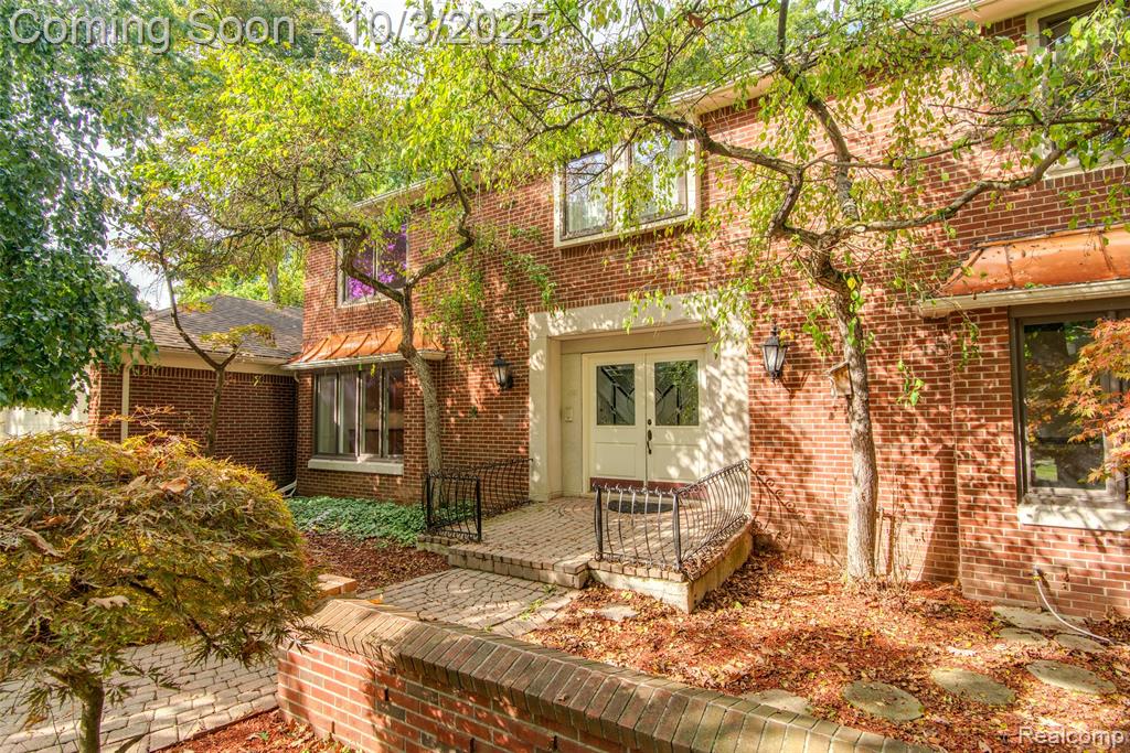 5130 Lake Bluff Rd, West Bloomfield, MI 48323 — Photo 36