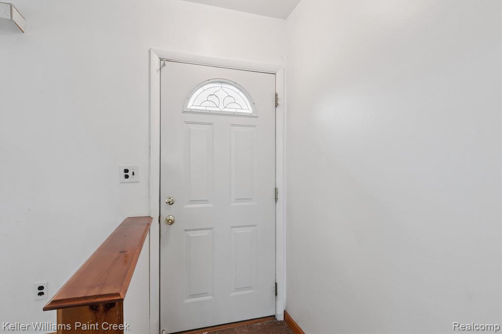 8457 Potomac Street, Center Line, MI 48015 — Photo 6