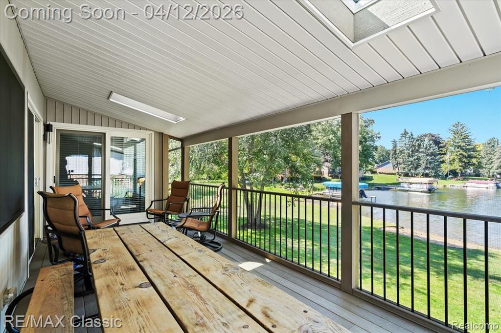 4751 Winewood Lane, Commerce Twp, MI 48382 — Photo 13