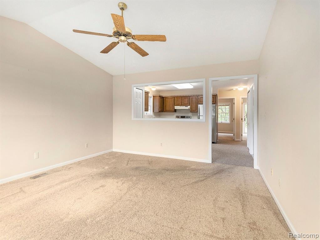 620 YORKSHIRE Square, Milan, MI 48160 — Photo 5