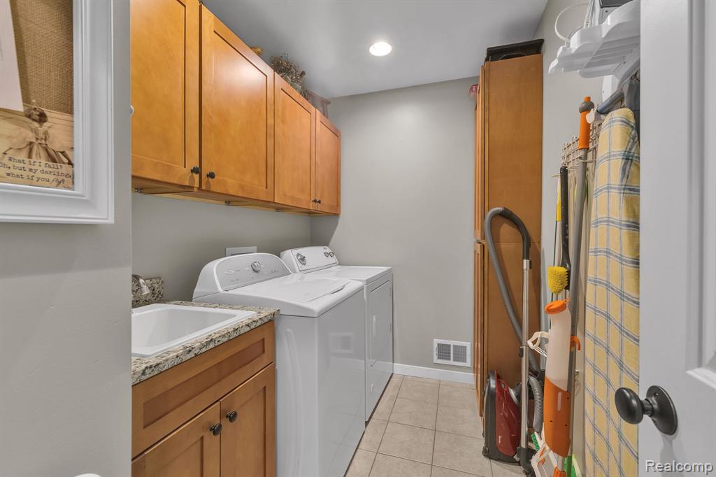 5291 Bella Drive, Highland, MI 48356 — Photo 18