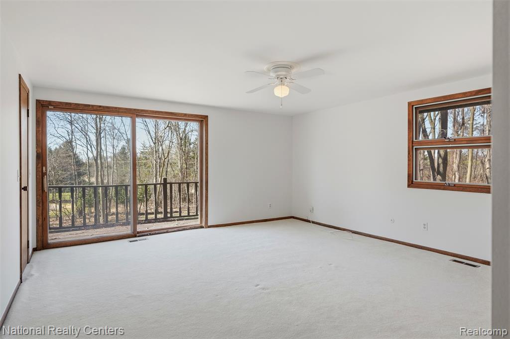4710 Cove Road, West Bloomfield, MI 48323 — Photo 45