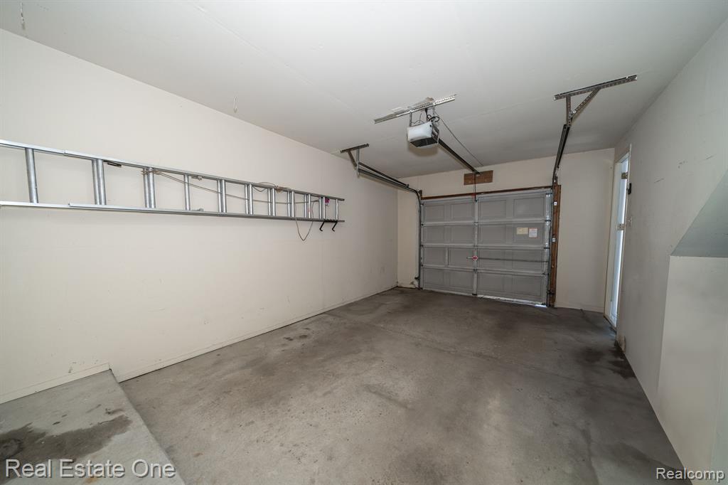 6624 Fireside Court, West Bloomfield, MI — Photo 20