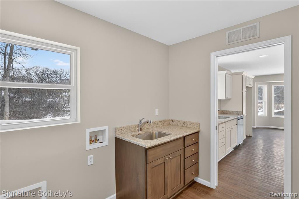 8515 Sandy Crest Drive, White Lake, MI, 00000