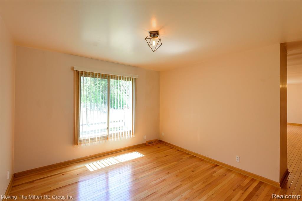 49335 WEAR Road, Belleville, MI 48111 — Photo 9