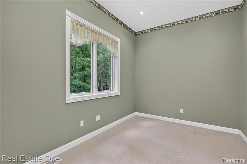425 Courtney Road, Leonard, MI 48367 — Photo 52