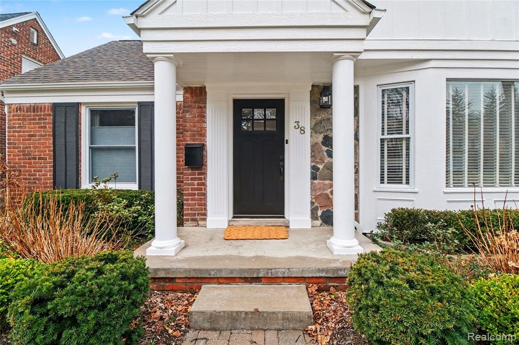 38 Maplefield Road, Pleasant Ridge, MI — Photo 3