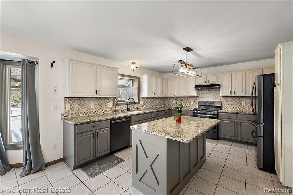 50813 Nagy Court, Macomb, MI, 48044