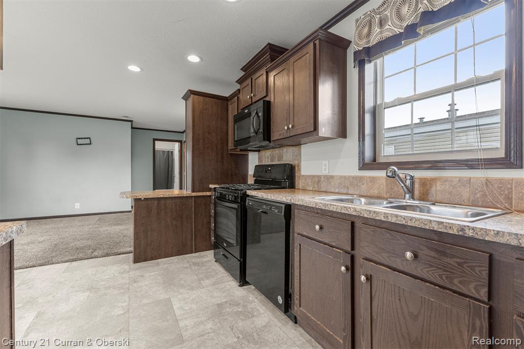 76 Fawn Lake Drive, Walled Lake, MI 48390 — Photo 12