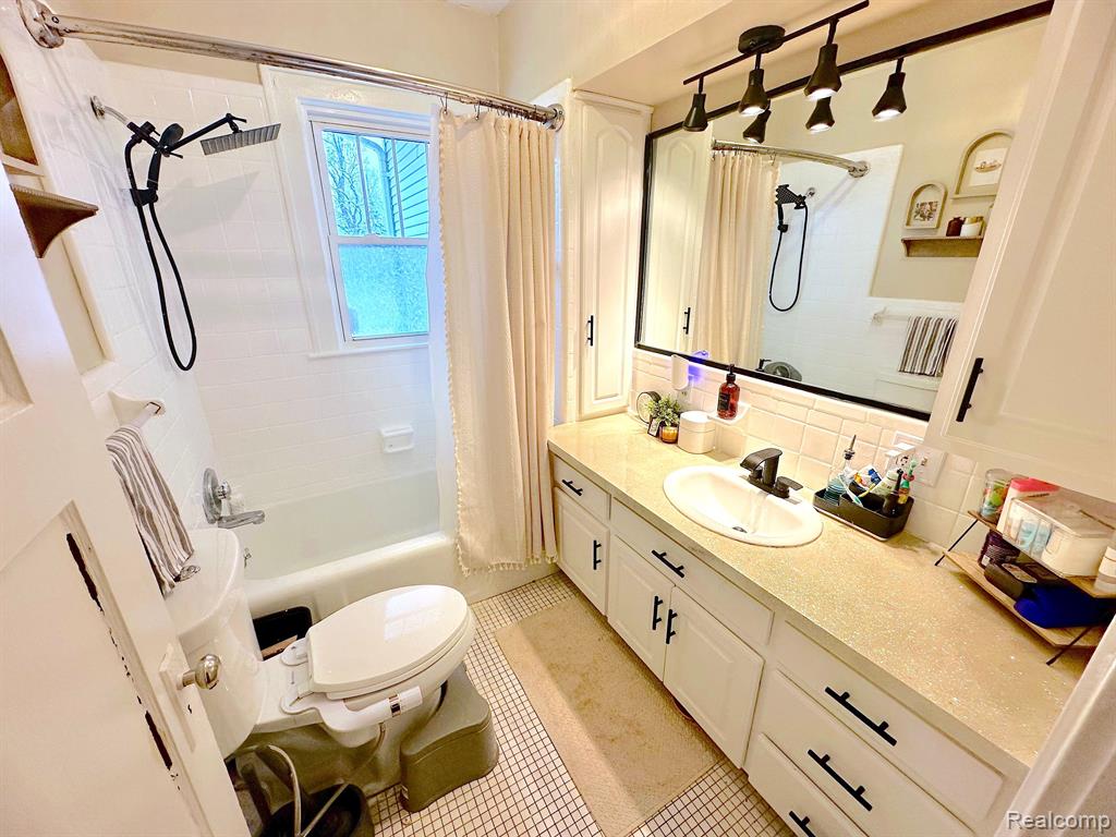 69 DENNISON Street, Oxford, MI 48371 — Photo 6