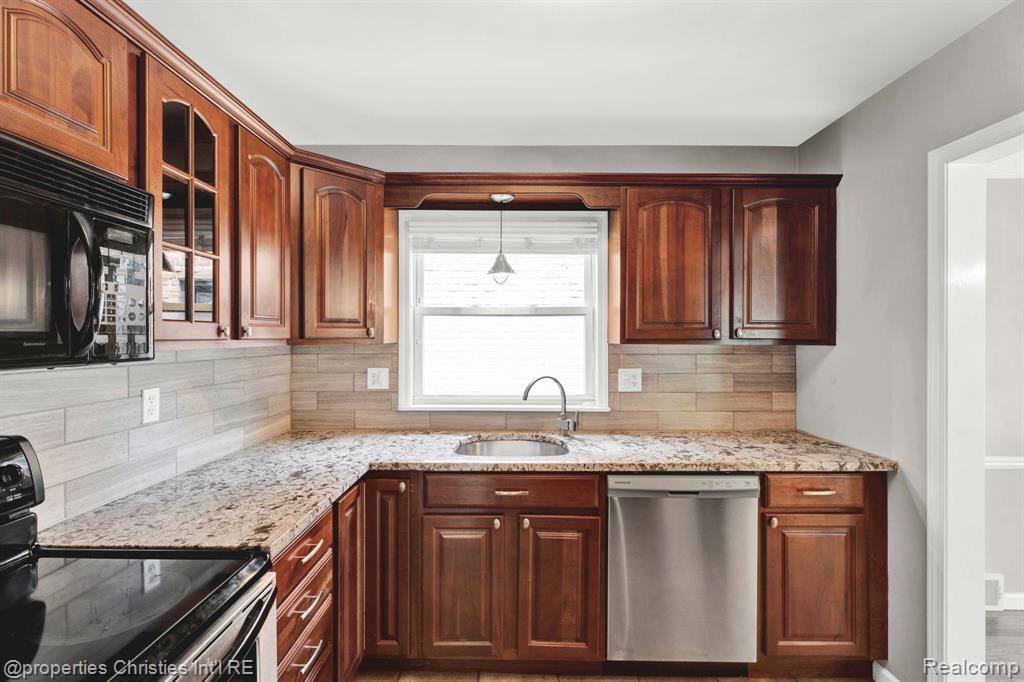 708 S Minerva Avenue, Royal Oak, MI 48067 — Photo 14