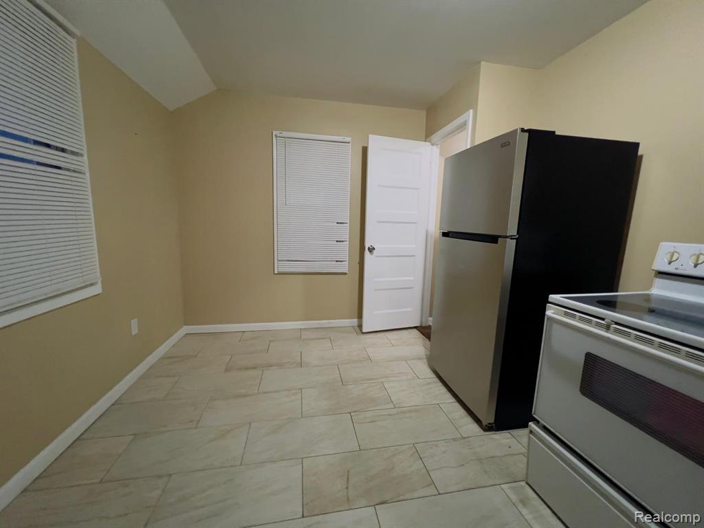 8695 Evergreen Avenue, Detroit, MI 48228 — Photo 10
