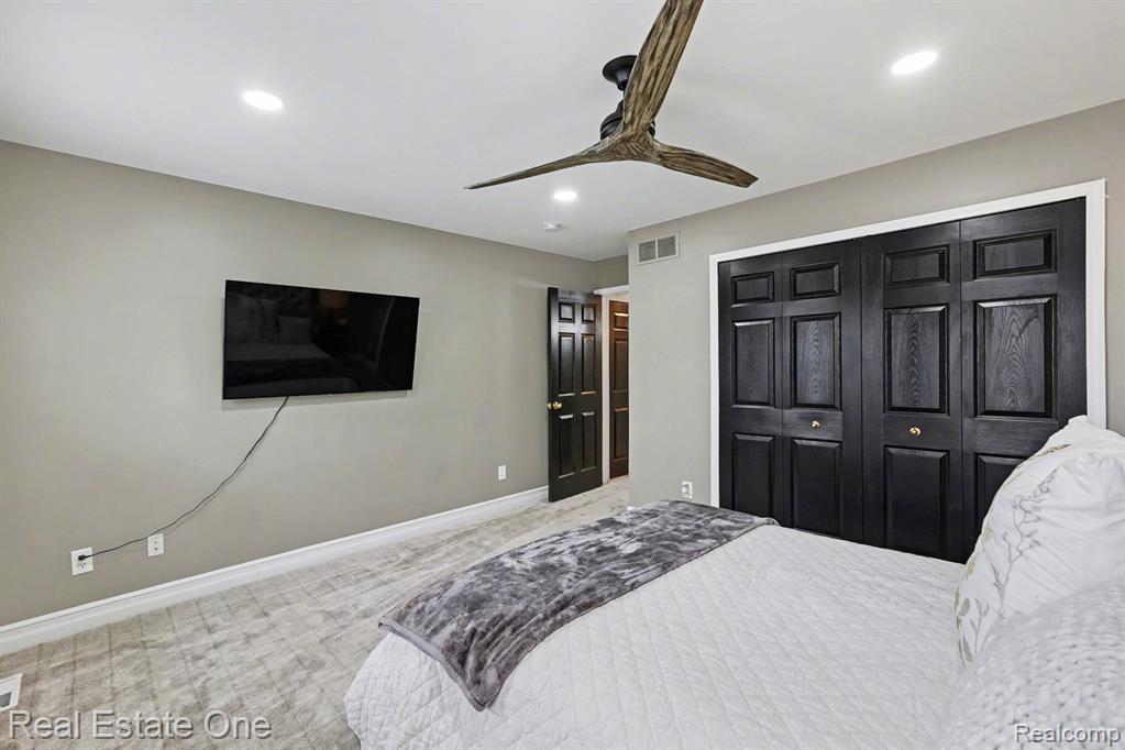 686 W Bluff Court, 23, Rochester Hills, MI 48307 — Photo 20