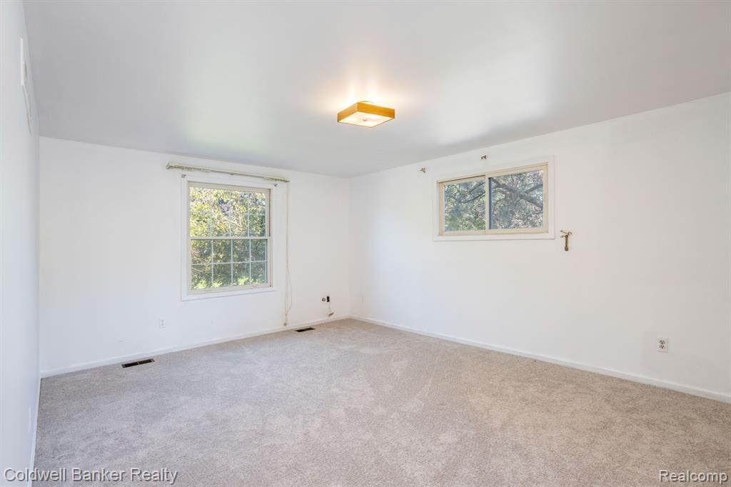 5310 HERTFORD Drive, Troy, MI 48085 — Photo 19