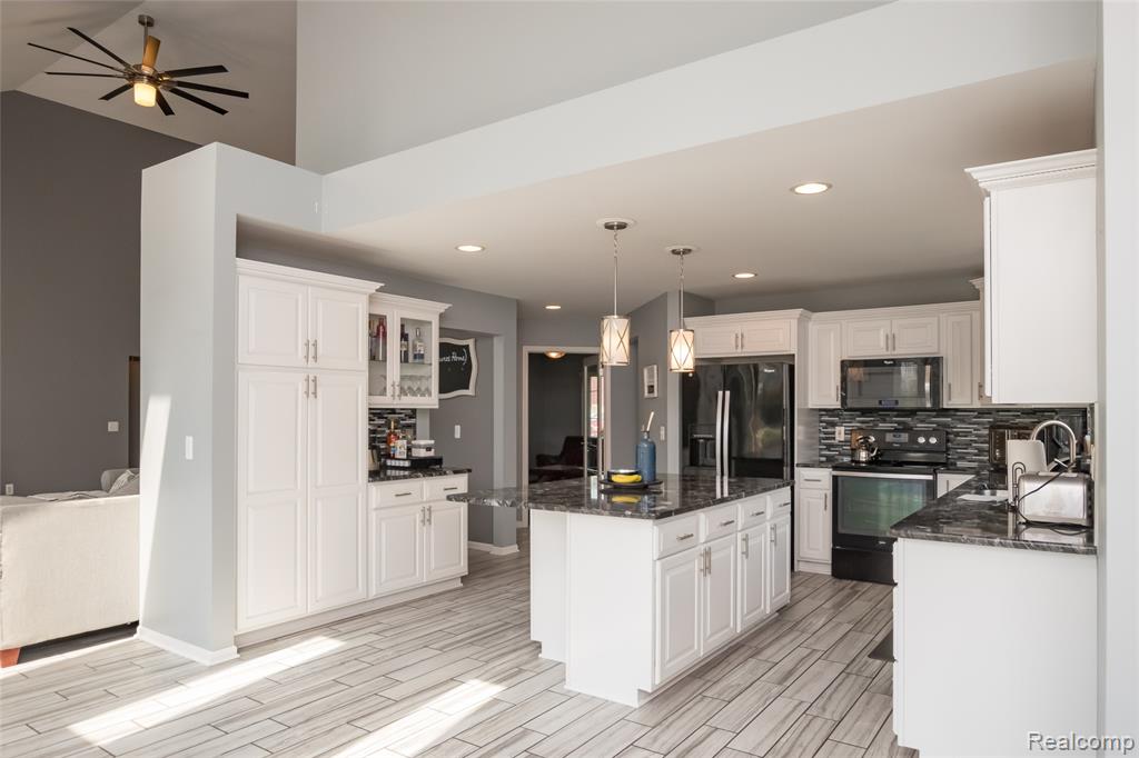 46431 Mariner Drive, Macomb, MI 48044 — Photo 23