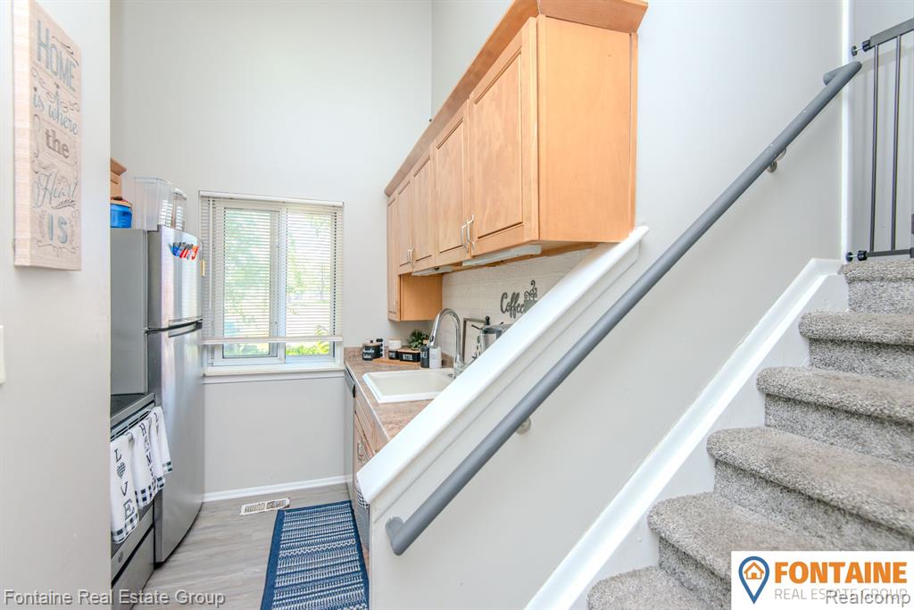 29066 ANN ARBOR Trail, Westland, MI — Photo 8