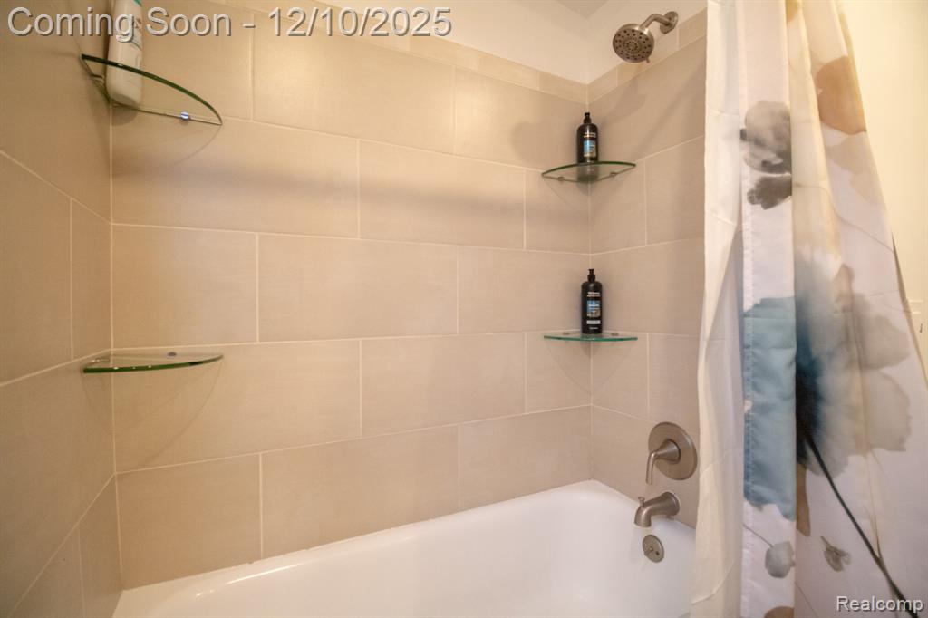 8225 N Hubbard Street, Westland, MI — Photo 24
