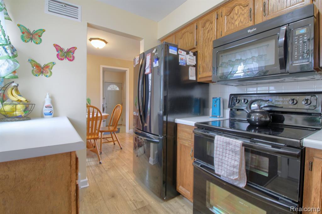 9078 BROOKLINE Avenue, Plymouth, MI 48170 — Photo 9