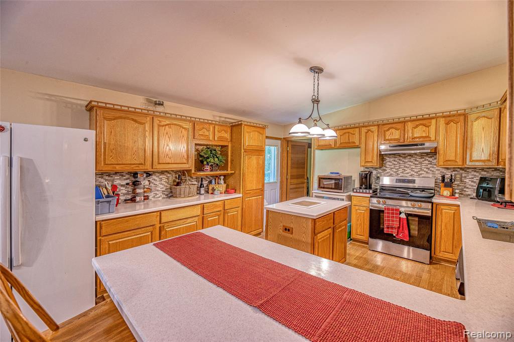 6855 Lyons Road, Imlay City, MI 48444 — Photo 20