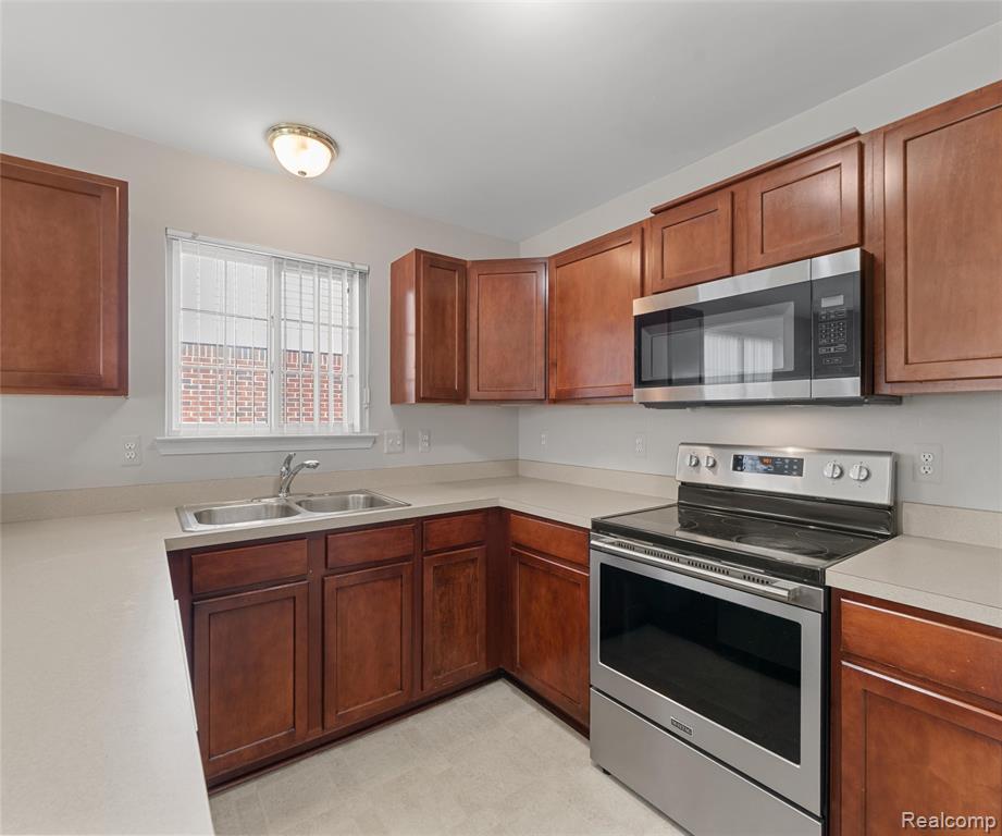4090 Brighton Lane, 91, Canton, MI 48188 — Photo 22