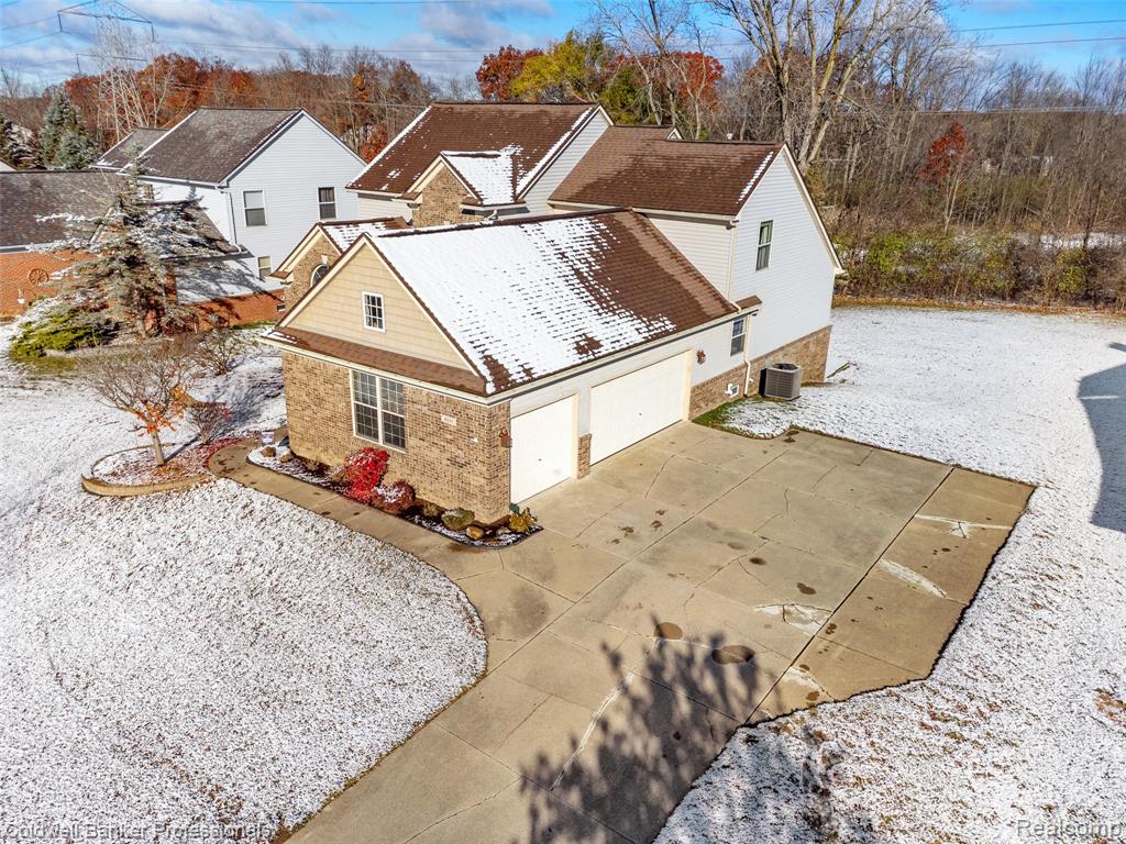 4881 Spring Meadow Drive, Clarkston, MI 48348 — Photo 46