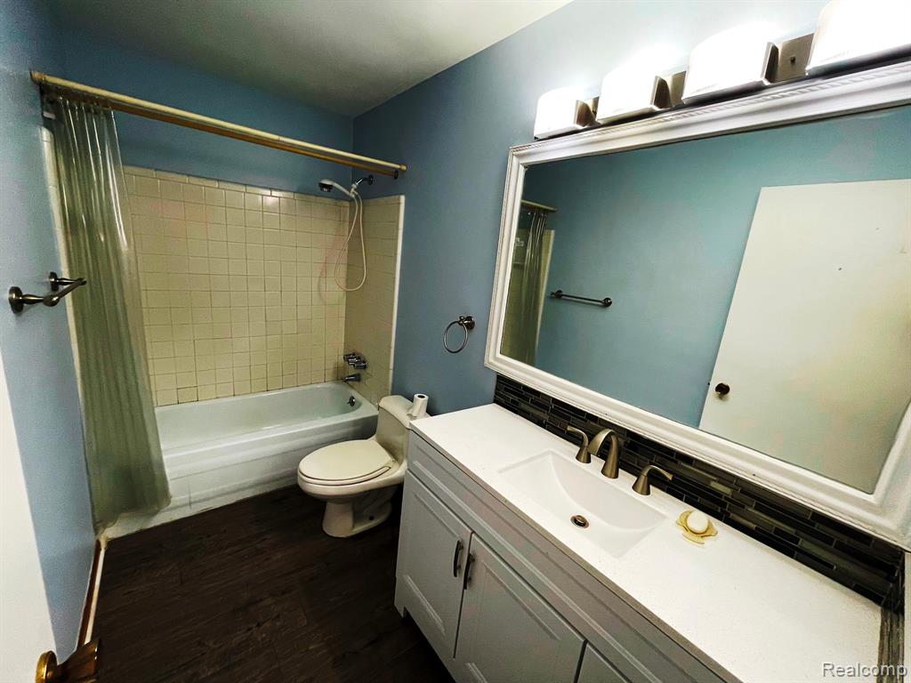 902 CHESTNUT HILL Drive, Auburn Hills, MI 48326 — Photo 9