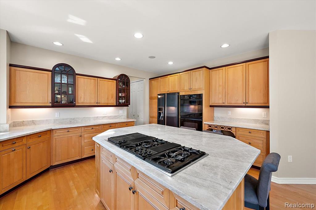 4417 Island View Drive, Waterford, MI 48328 — Photo 18