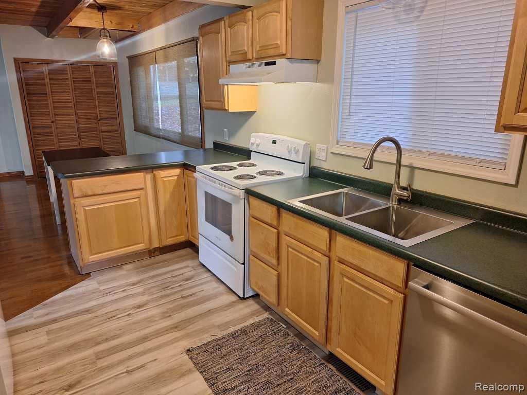 9550 Golf Port Drive, Stanwood, MI 49346 — Photo 8
